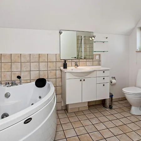 6 Person Holiday In V Ggerl Se * Bøtø By